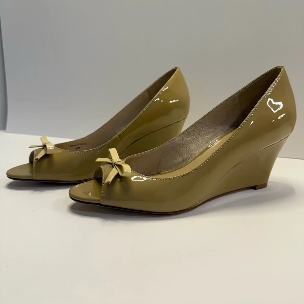 Kate Spade Tracey Nude Patent Peep Toe Wedge Bow Shoes Women’s 6 - Picture 3 of 10